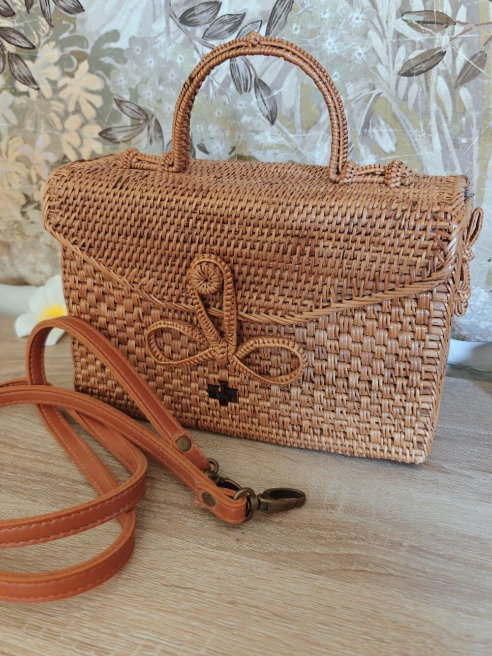 Anthropologie Bailey Rattan Crossbody Bag Bow Clasp Textured Boho Bali Handmade - Picture 2 of 7